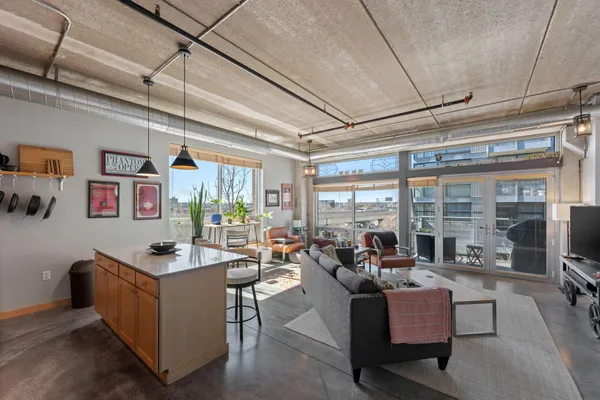 $2,695 | 710 North 4th Street, Unit 300, Minneapolis, MN 55401