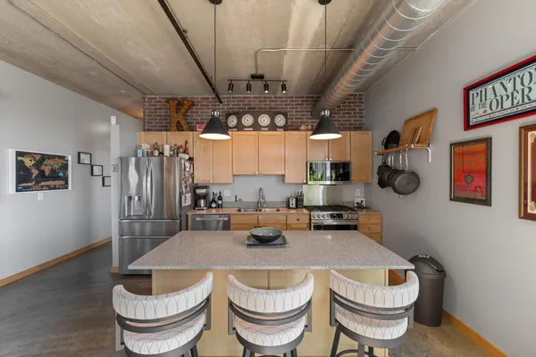 $2,695 | 710 North 4th Street, Unit 300, Minneapolis, MN 55401