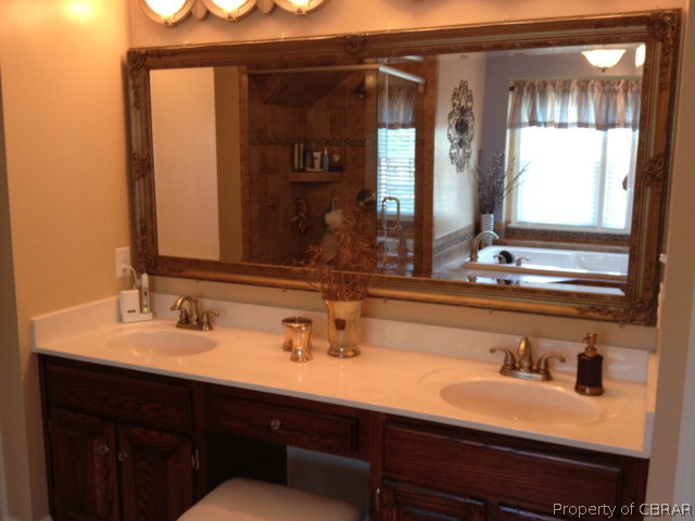 7405 England Road Gloucester Point, VA 23062 - Photo 16 of 28