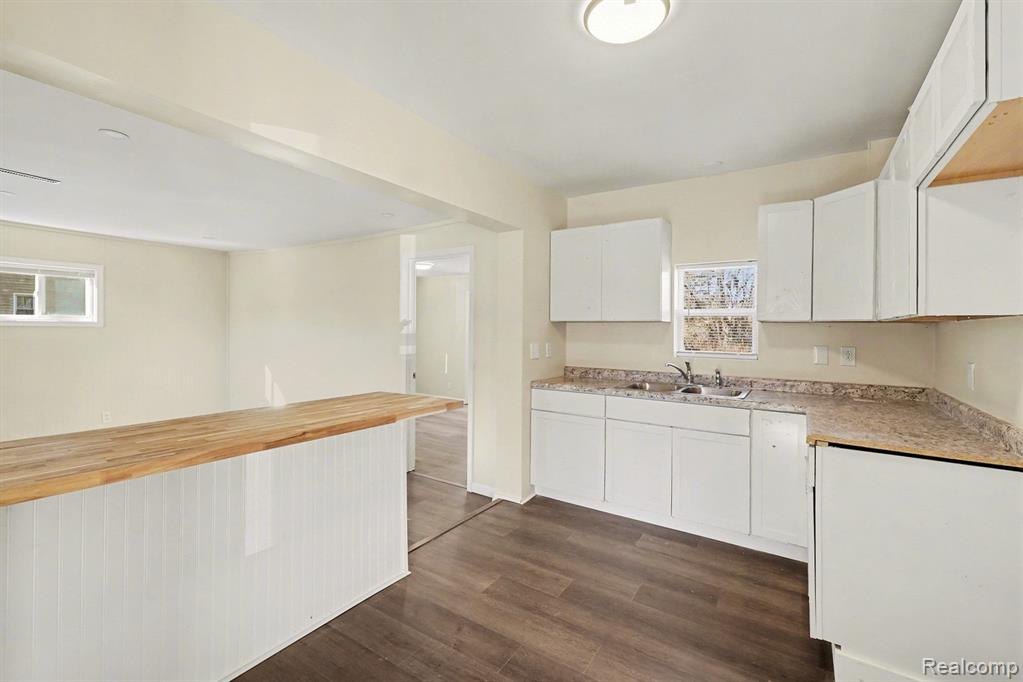 3401 Center Road Flint, MI 48506 - Photo 5 of 25