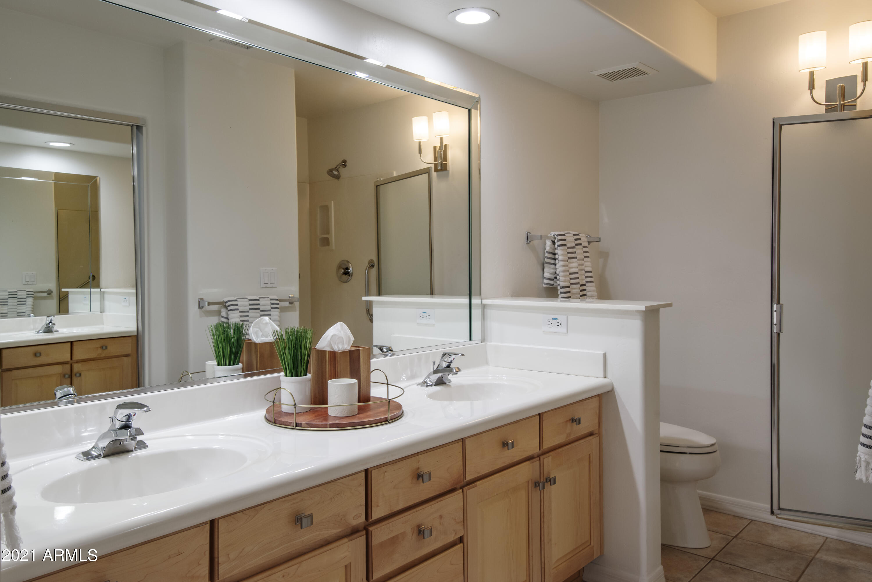 5830 East McKellips Road, Unit 40 Mesa, AZ 85215 - Photo 15 of 41 Master Bath