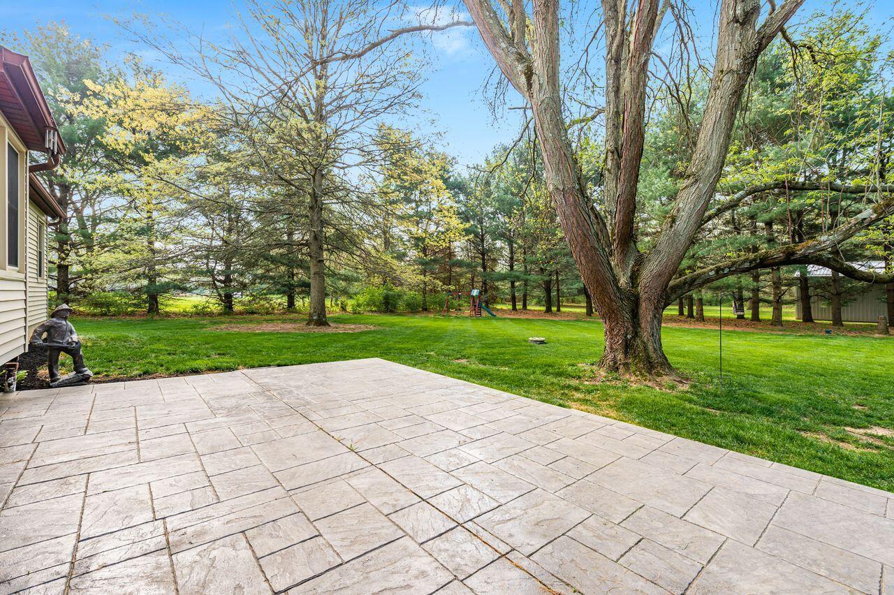 1525 Refugee Road Pickerington, OH 43147 - Photo 23 of 33 Patio