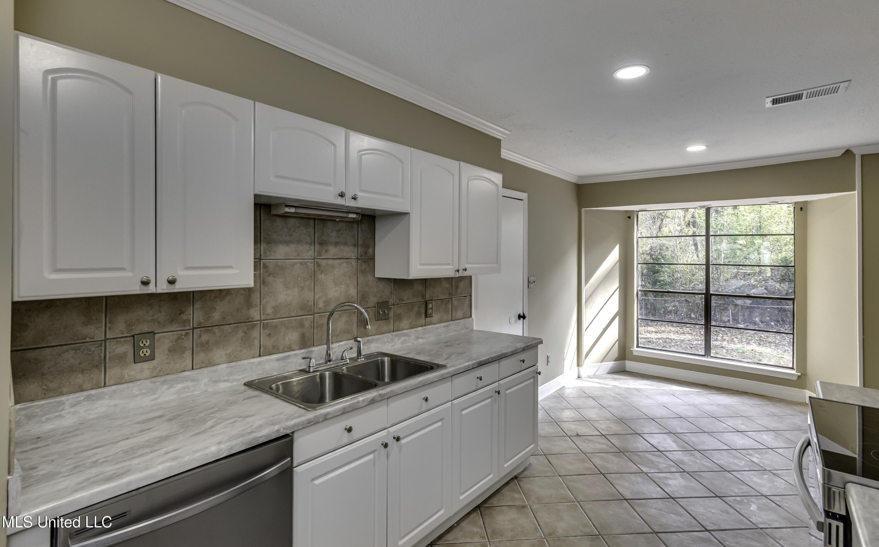 111 Shenandoah Road North Brandon, MS 39047 - Photo 14 of 47 111 Shanandoah Rd N--25