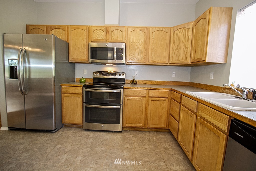 18615 Rainier View Road Southeast Monroe, WA 98272 - Photo 2 of 21