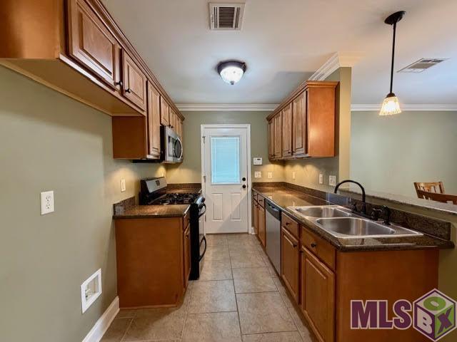 199 Landmark Drive Raceland, LA 70394 - Photo 8 of 19 Kitchen