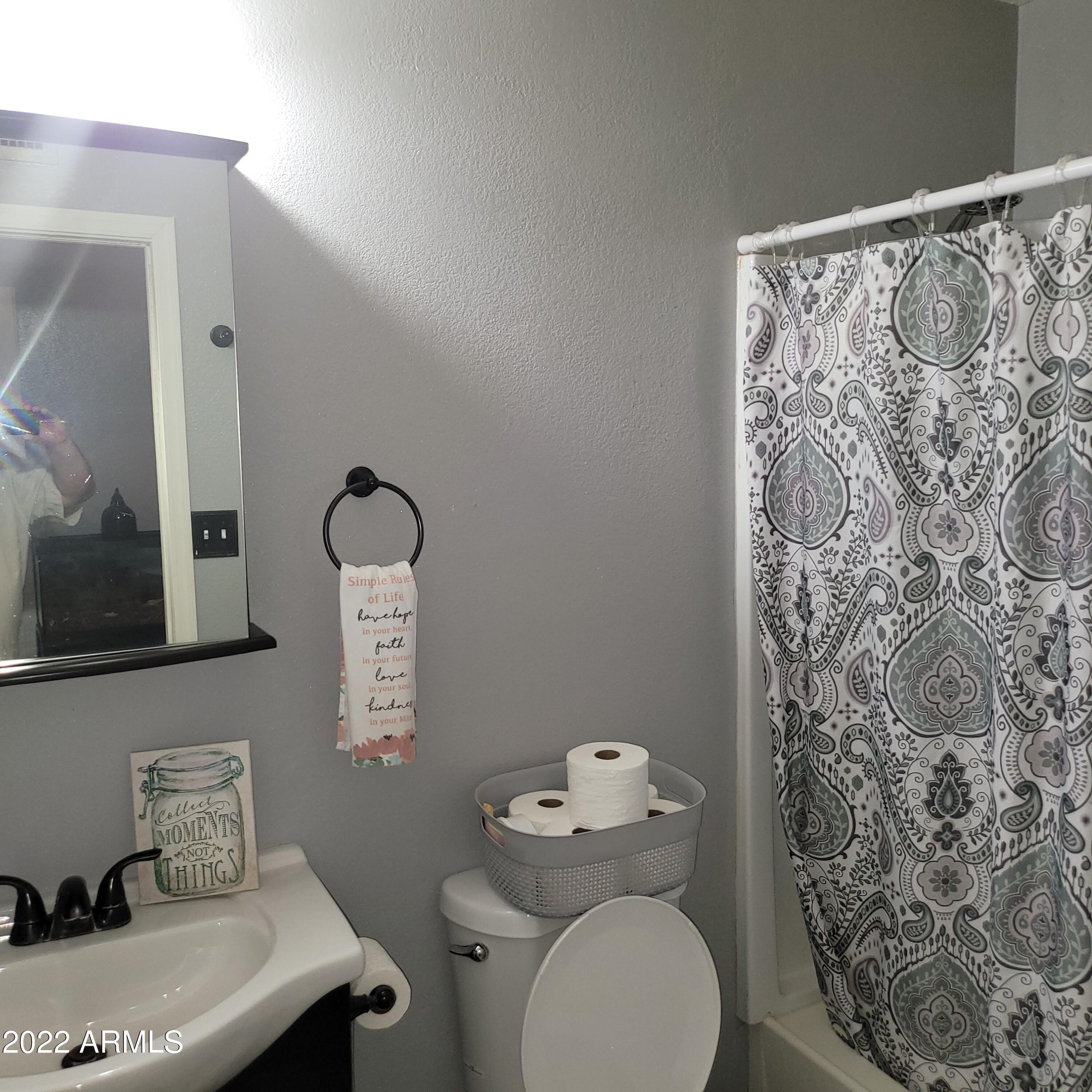 4006 West Wonderview Road Phoenix, AZ 85019 - Photo 3 of 18 20220421_135403