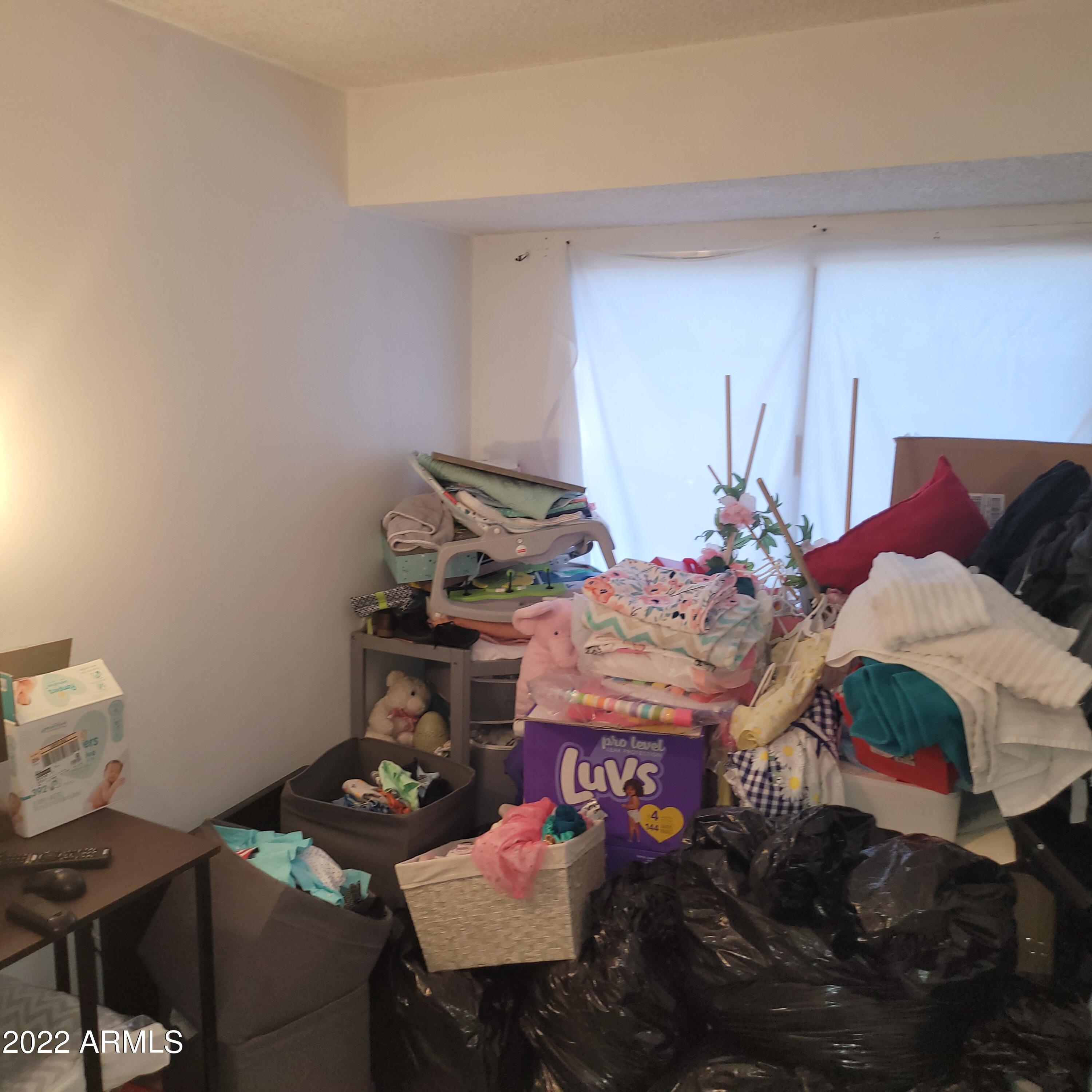 4006 West Wonderview Road Phoenix, AZ 85019 - Photo 5 of 18 20220421_135444