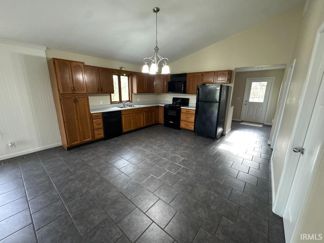 1214 East Bellmont Road Decatur, IN 46733 - Photo 4 of 12