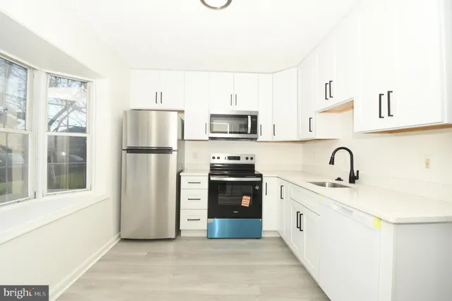 $2,500 | 8635 Union Place, Manassas Park, VA 20111