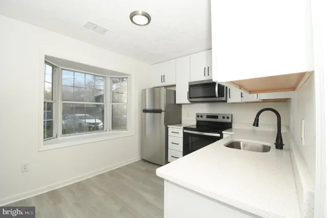 $2,500 | 8635 Union Place, Manassas Park, VA 20111