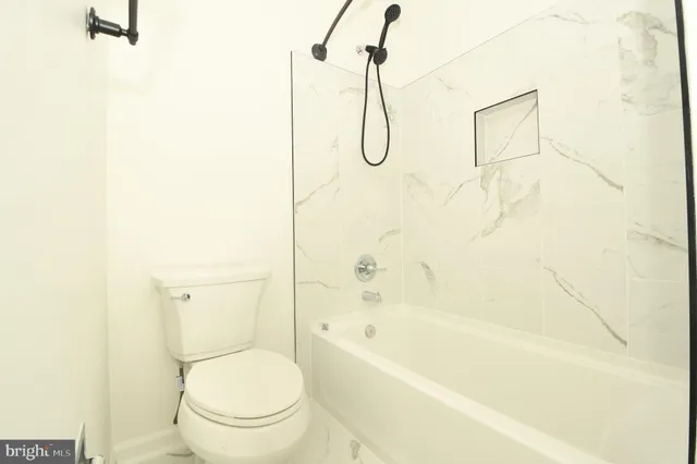 $2,500 | 8635 Union Place, Manassas Park, VA 20111