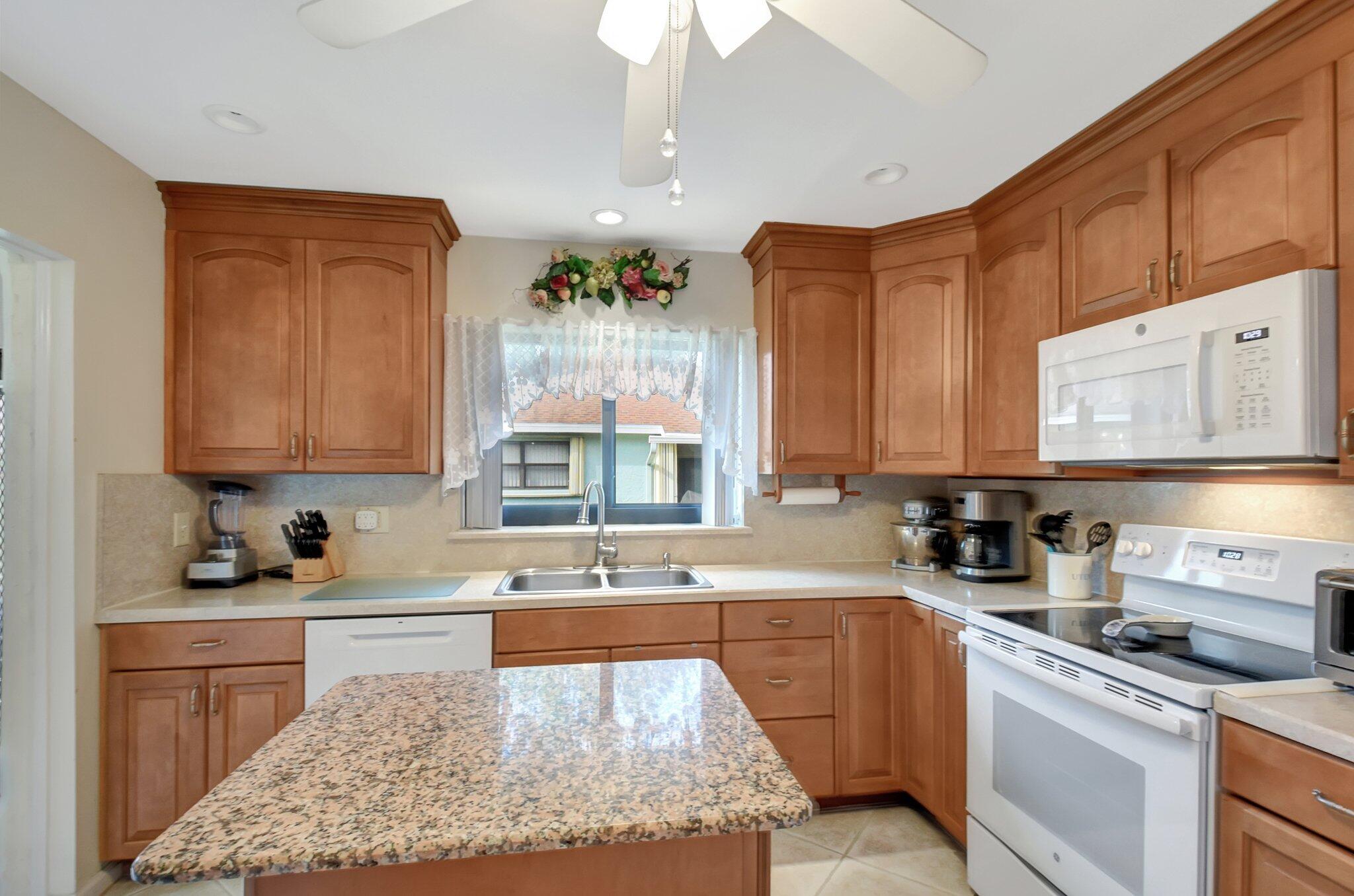 9855 Loquat Tree Run, Unit A Boynton Beach, FL 33436 - Photo 2 of 52 Kitchen