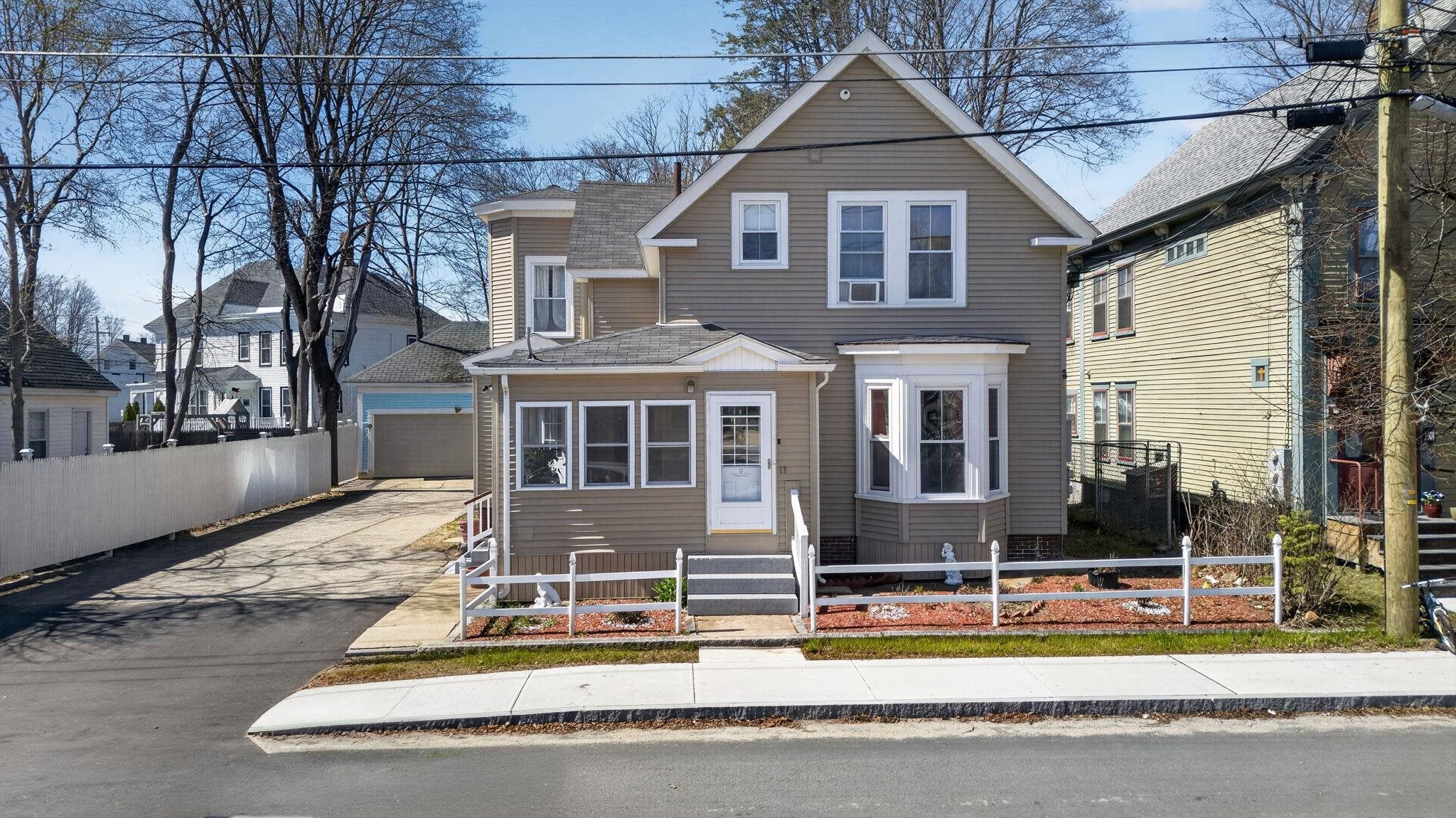 17 Academy Street Rochester, NH 03867 - Photo 2 of 38