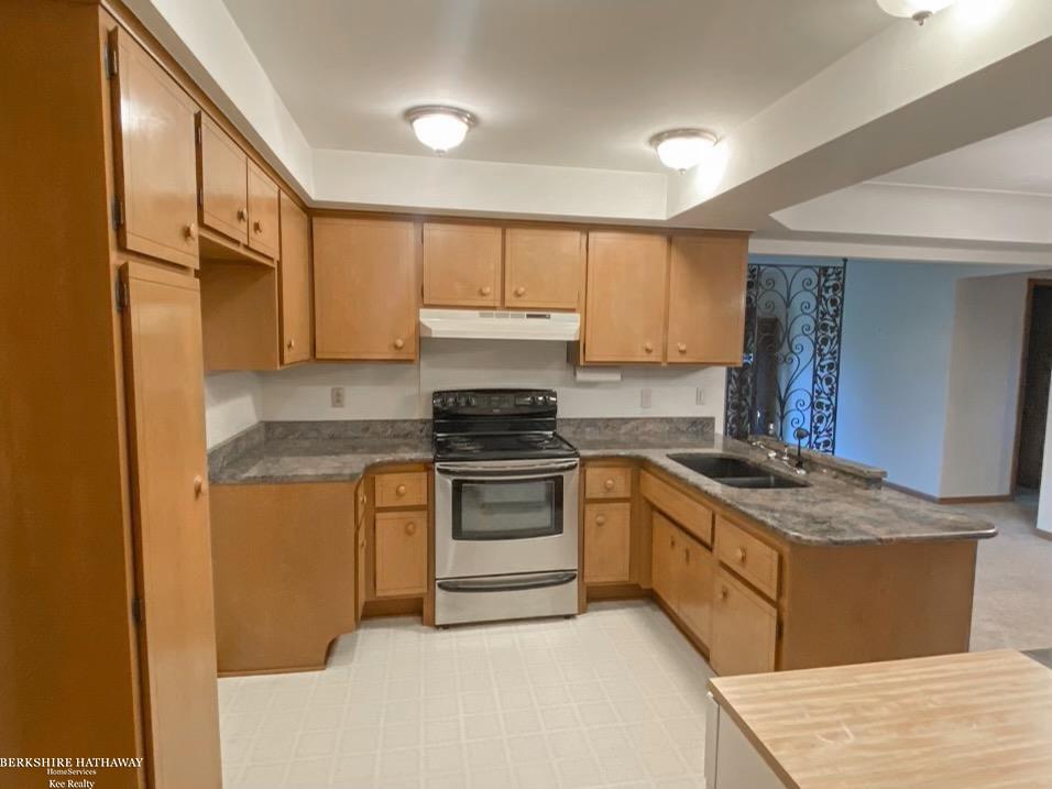 618 Old Perch Road Rochester, MI 48309 - Photo 5 of 12 50072083-4.JPG