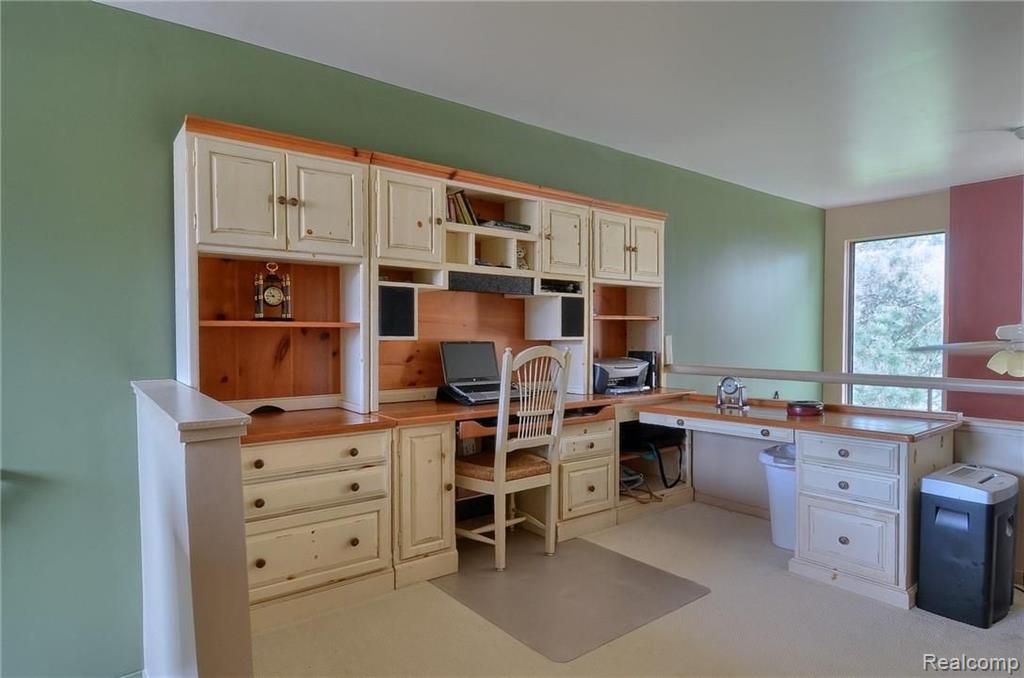 568 Victoria Court Rochester Hills, MI 48307 - Photo 14 of 35