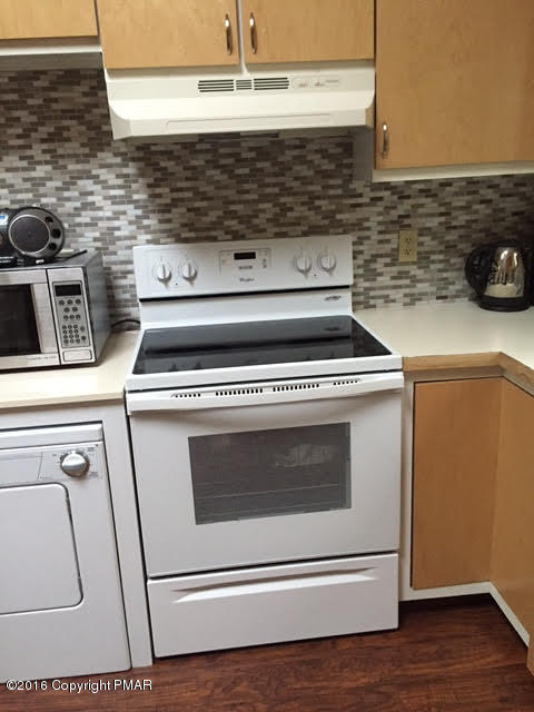6057 Decker Road Bushkill, PA 18324 - Photo 29 of 31 kitchen