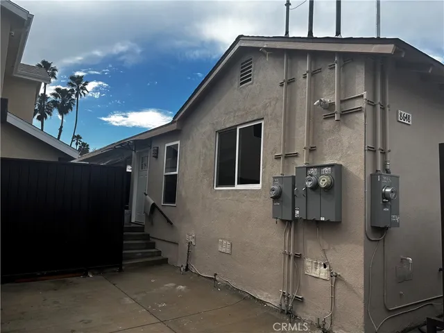 $1,999 | 8648 Corbin Avenue, Northridge, CA 91324