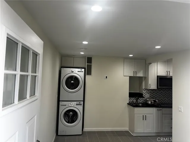 $1,999 | 8648 Corbin Avenue, Northridge, CA 91324