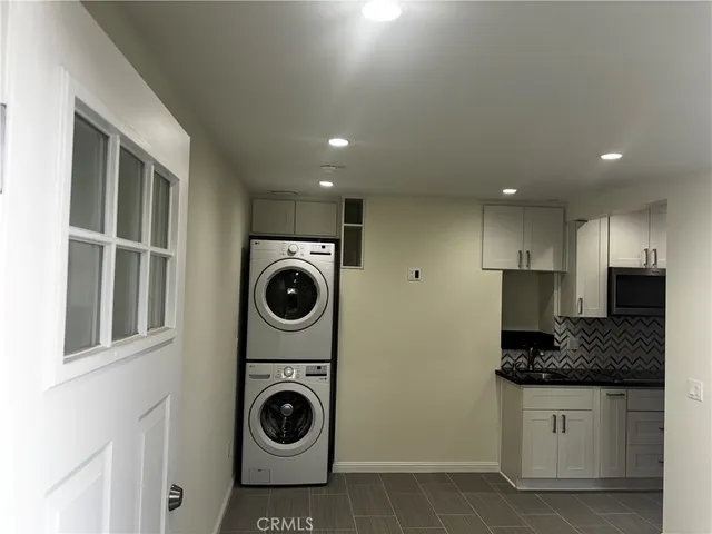 $1,999 | 8648 Corbin Avenue, Northridge, CA 91324