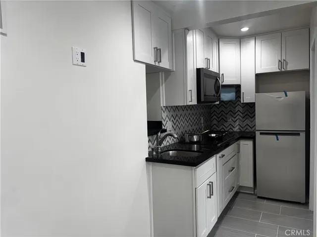 $1,999 | 8648 Corbin Avenue, Northridge, CA 91324