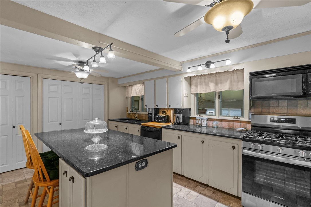 103 Clews Street Pawtucket, RI 02861 - Photo 3 of 40