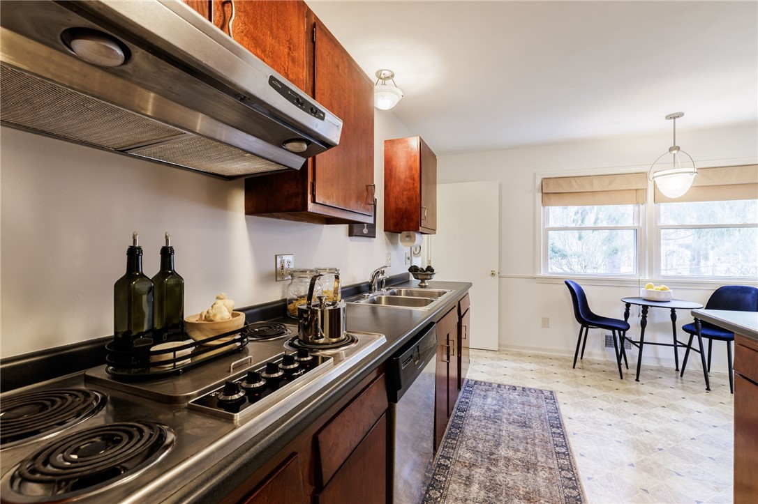 69 Harvest Road Perinton, NY 14450 - Photo 13 of 34