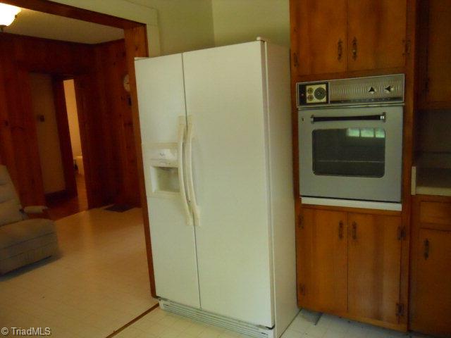 5289 Mountain View Road Hays, NC 28635 - Photo 9 of 19 Kitchen