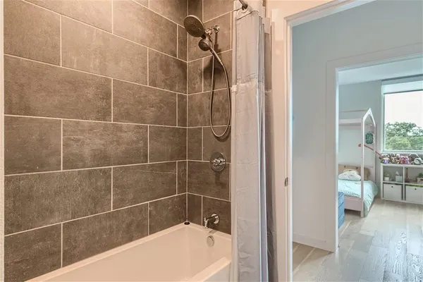 $5,500 | 900 South 1st Street, Unit 421, Austin, TX 78704