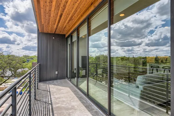 $5,500 | 900 South 1st Street, Unit 421, Austin, TX 78704