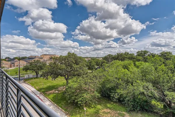 $5,500 | 900 South 1st Street, Unit 421, Austin, TX 78704