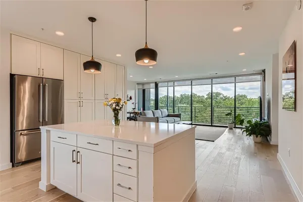 $5,500 | 900 South 1st Street, Unit 421, Austin, TX 78704