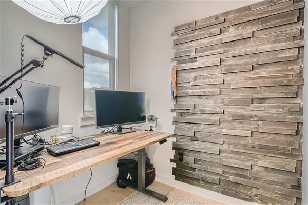 $5,500 | 900 South 1st Street, Unit 421, Austin, TX 78704