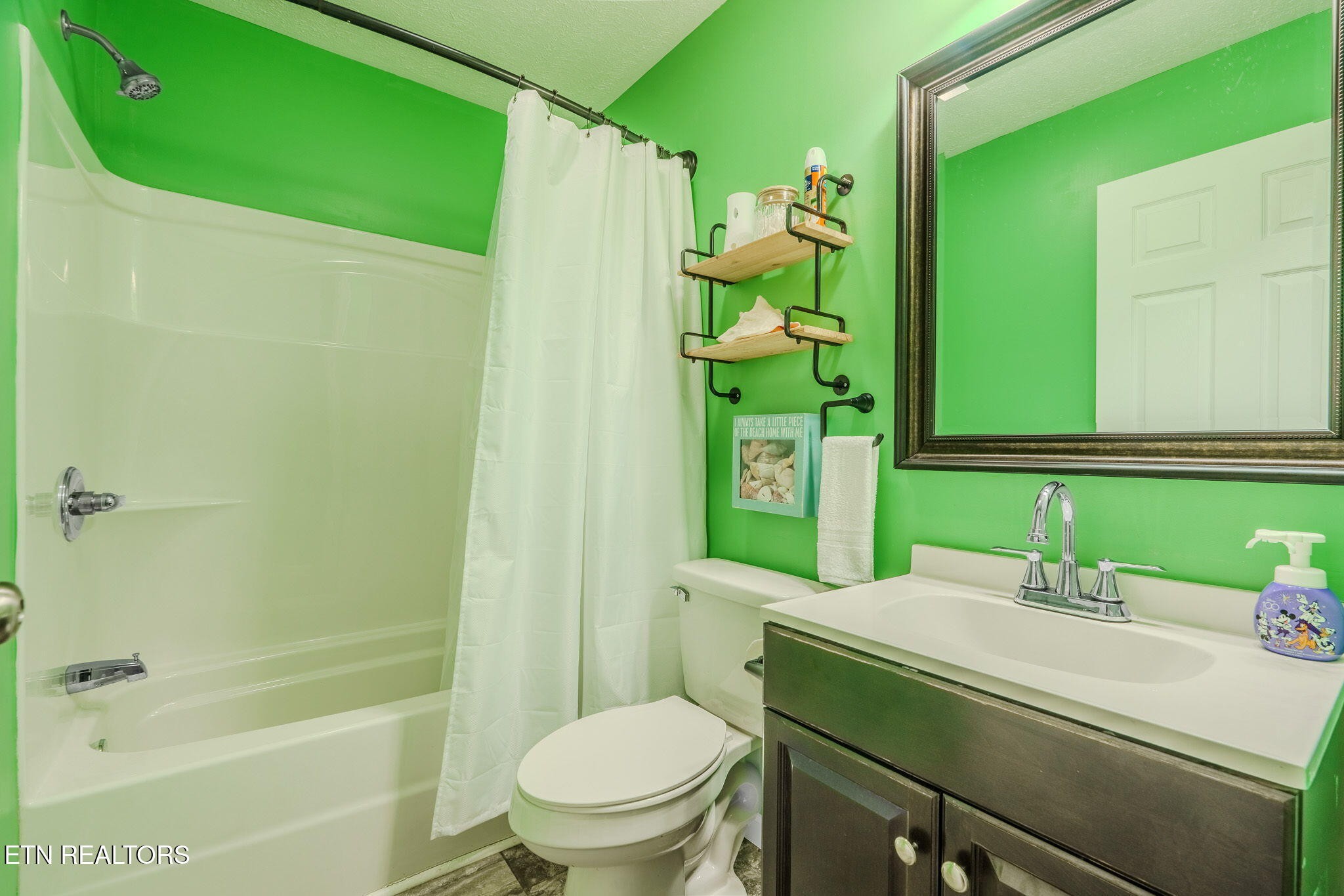 3215 Smith Road White Pine, TN 37890 - Photo 18 of 28 a bathroom with a sink and toilet