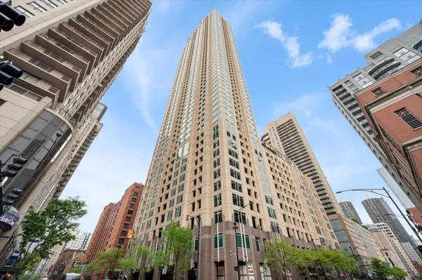 $310,000 | 33 West Ontario Street, Unit 31C, Chicago, IL 60654