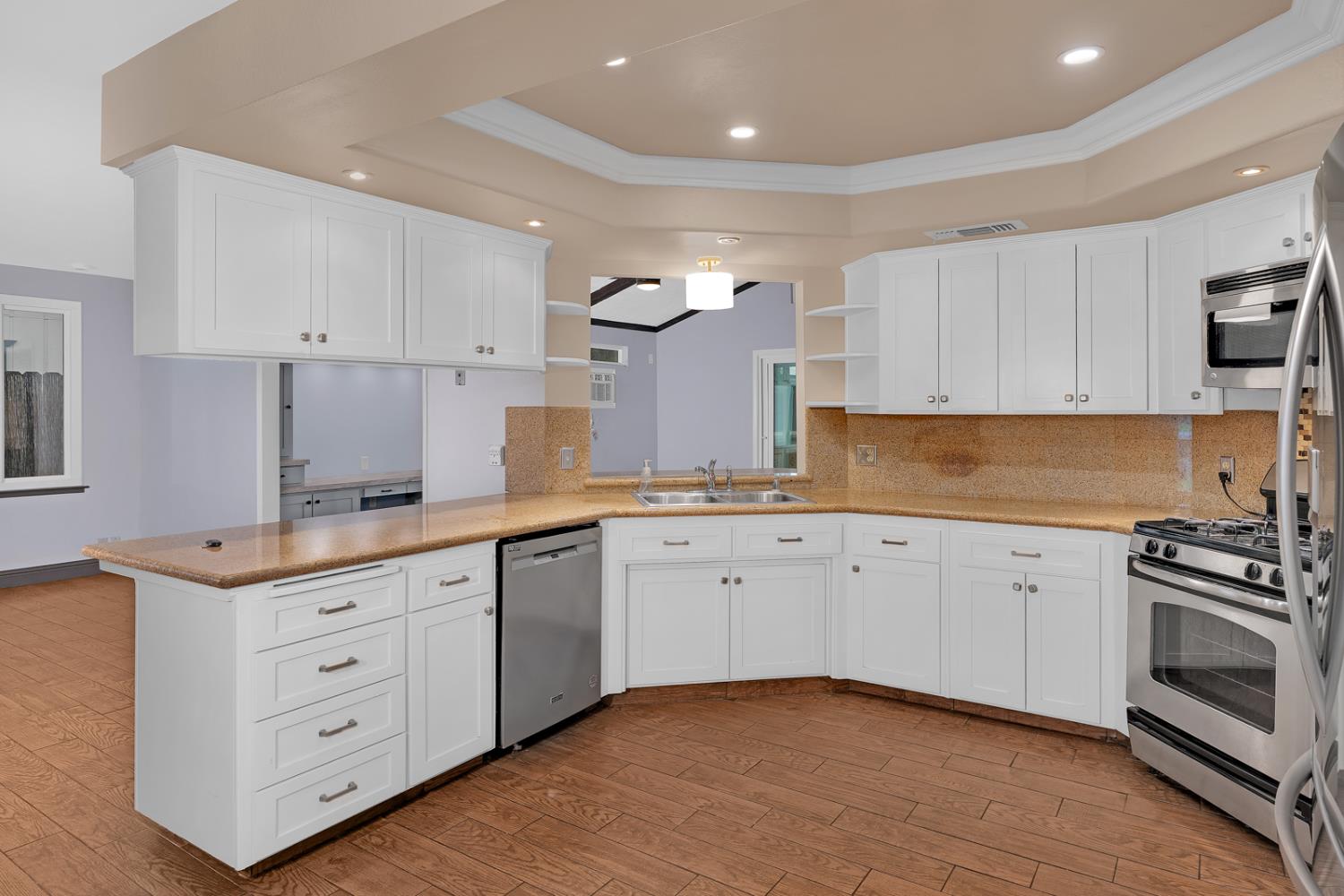 1340 Lewis Street Selma, CA 93662 - Photo 13 of 38