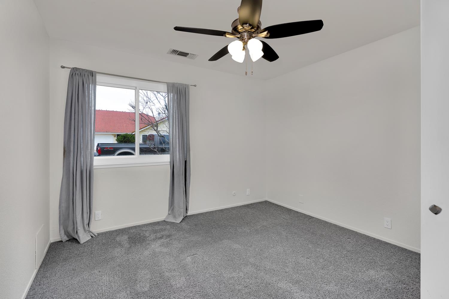 1340 Lewis Street Selma, CA 93662 - Photo 22 of 38