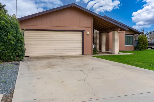 $410,000 | 1340 Lewis Street, Selma, CA 93662
