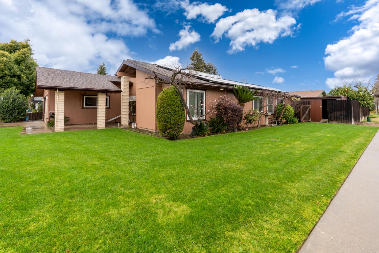 1340 Lewis Street Selma, CA 93662 - Photo 6 of 38