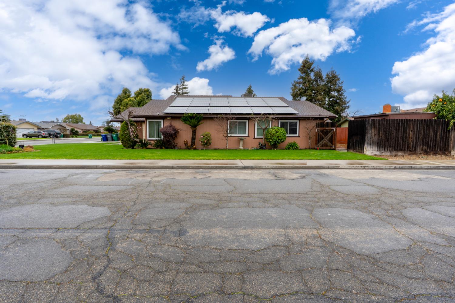 1340 Lewis Street Selma, CA 93662 - Photo 8 of 38