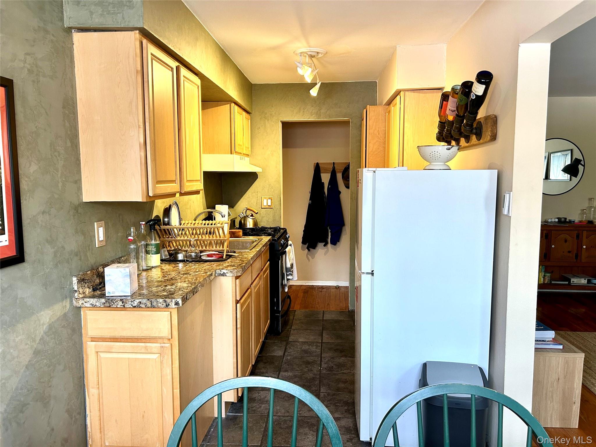 8 Colonial Road, Unit 36 Beacon, NY 12508 - Photo 4 of 8