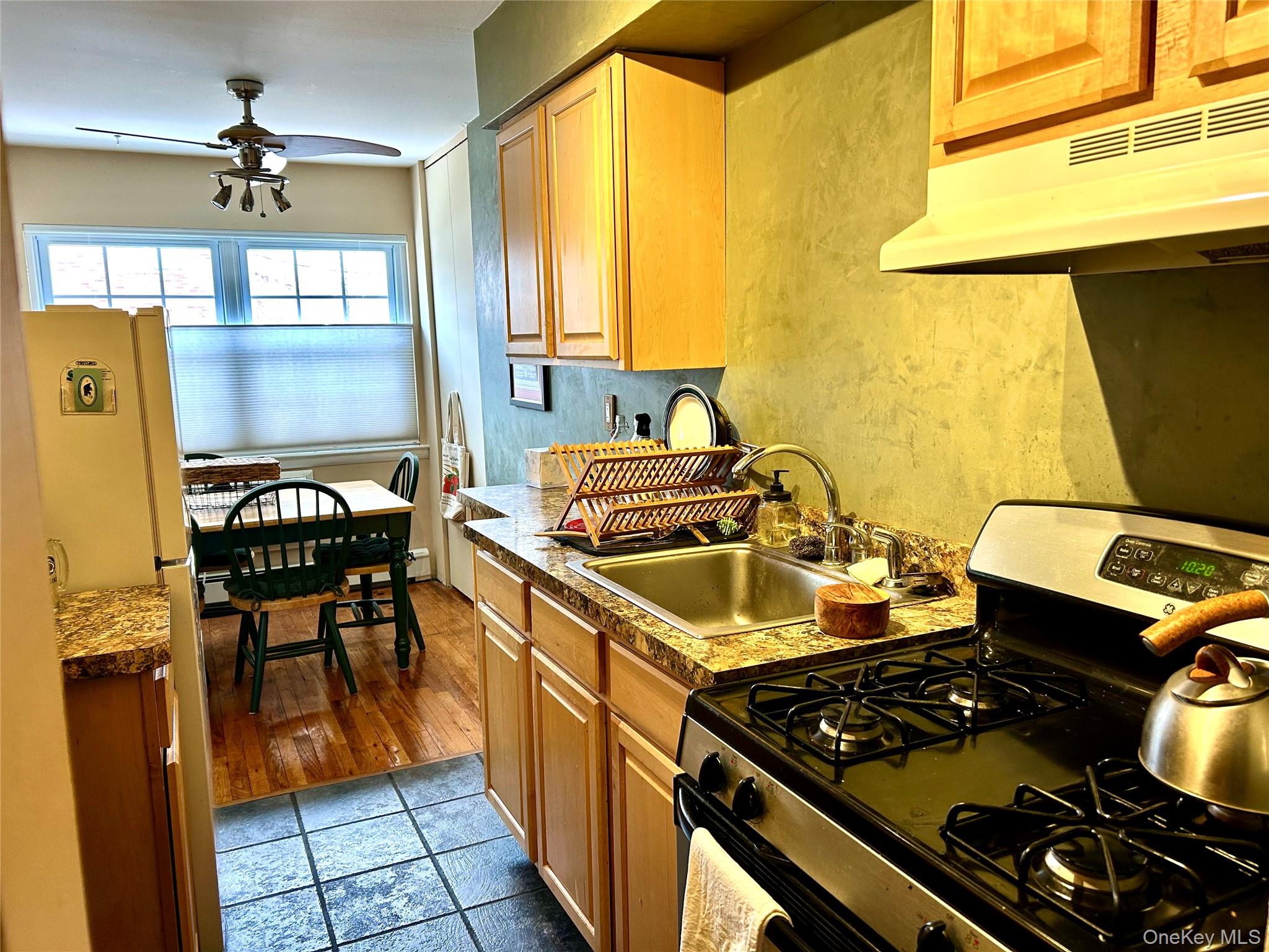 8 Colonial Road, Unit 36 Beacon, NY 12508 - Photo 6 of 8