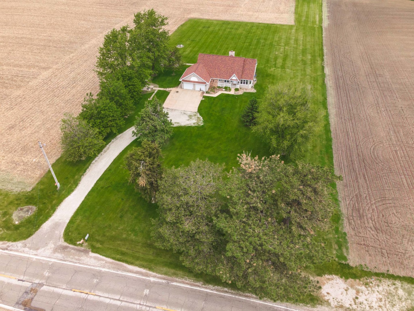 9375 East 3000 N Road Cornell, IL 61319 - Photo 36 of 39 a bird view of a house