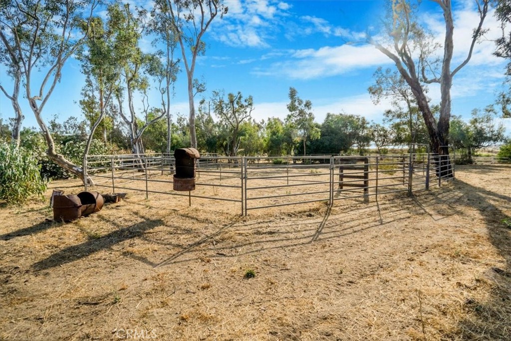 15421 Shelton Road Perris, CA 92570 - Photo 42 of 53 HORSE CORRAL