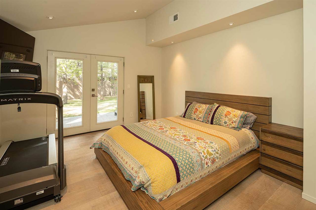 10388 Red Fir Road Truckee, CA 96161 - Photo 10 of 21 Gallery Image 10