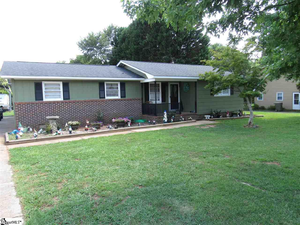 801 Davenport Road Simpsonville, SC 29680 - Photo 1 of 29 Gallery Image 1
