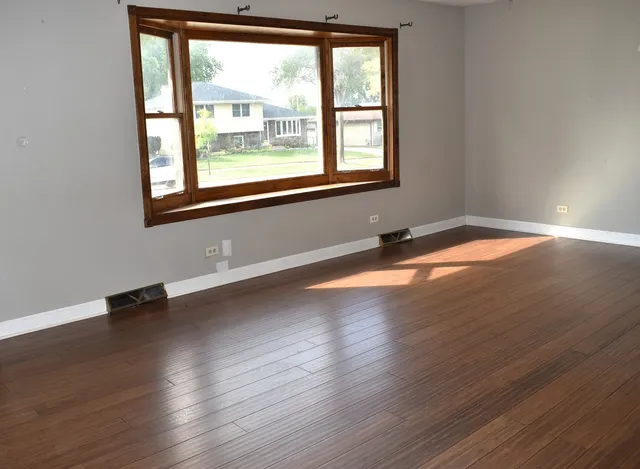 $245,000 | 3925 Pandola Avenue, Joliet, IL 60431