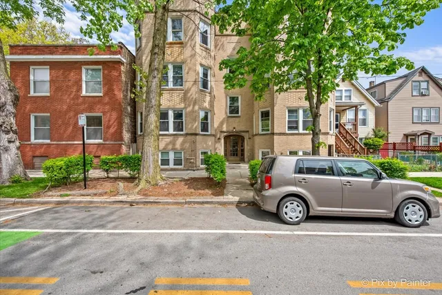 $2,975 | 2252 West Winnemac Avenue, Unit 1E, Chicago, IL 60625