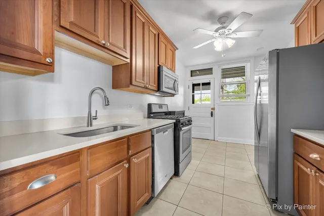 $2,975 | 2252 West Winnemac Avenue, Unit 1E, Chicago, IL 60625