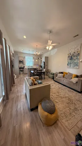 $2,300 | 9462 Boone Avenue, Baton Rouge, LA 70810