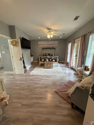 $2,300 | 9462 Boone Avenue, Baton Rouge, LA 70810